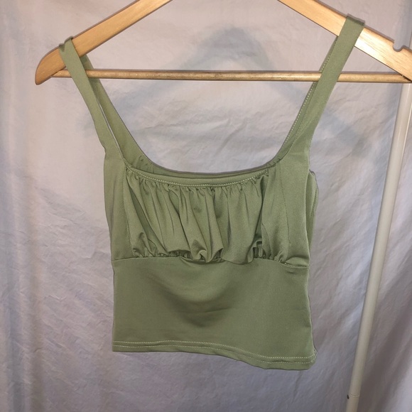 NWOT OLVIE GREEN CROP TOP - Picture 2 of 4